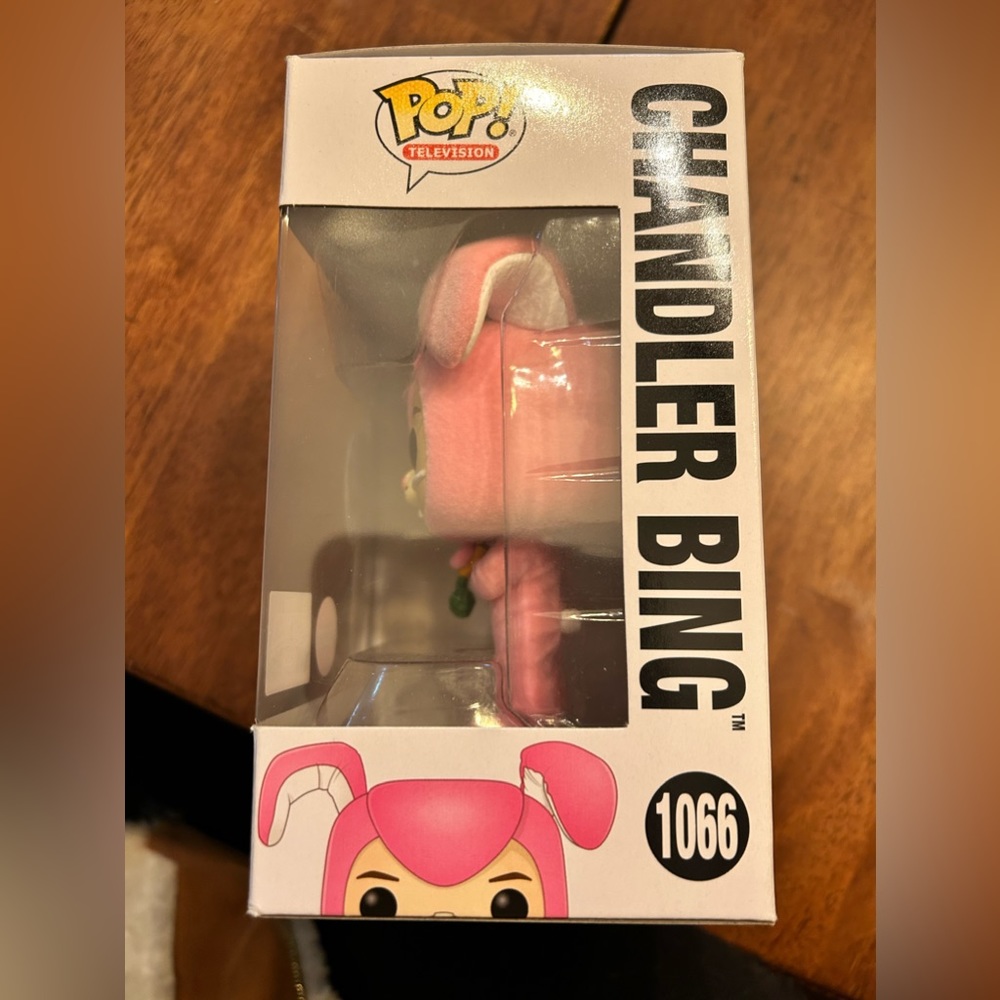 Friends Chandler Bing flocked target con exclusive Pop Figure Funko